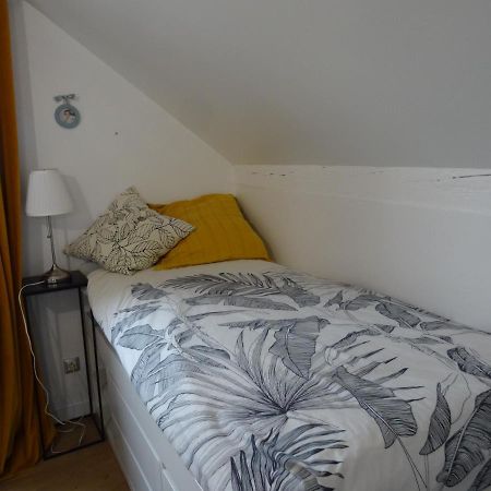 Maison D'Hotes Les Roses Tremieres Saclay Esterno foto