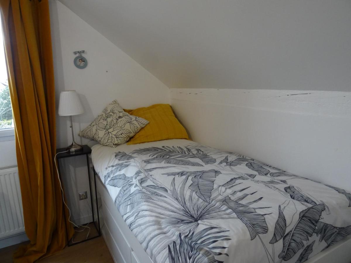 Maison D'Hotes Les Roses Tremieres Saclay Esterno foto