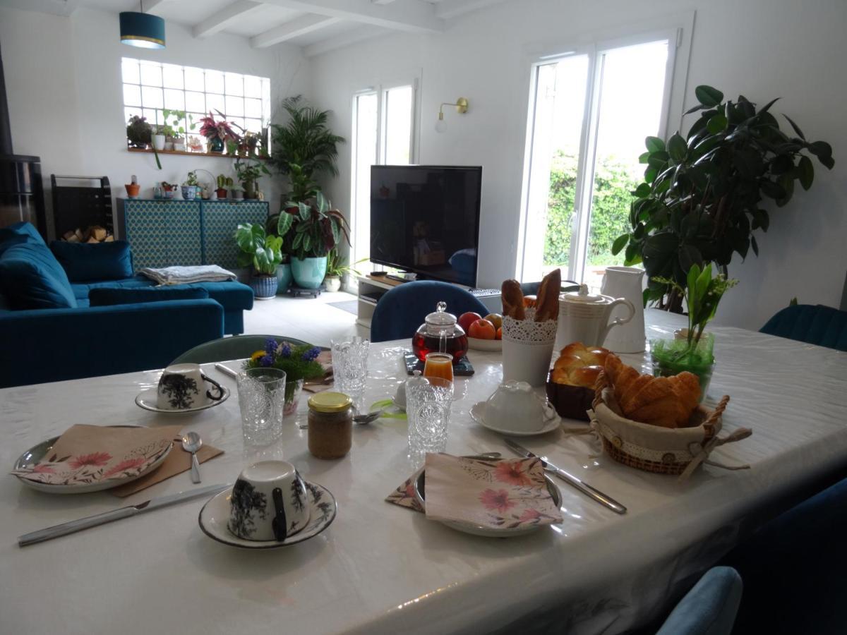 Maison D'Hotes Les Roses Tremieres Saclay Esterno foto