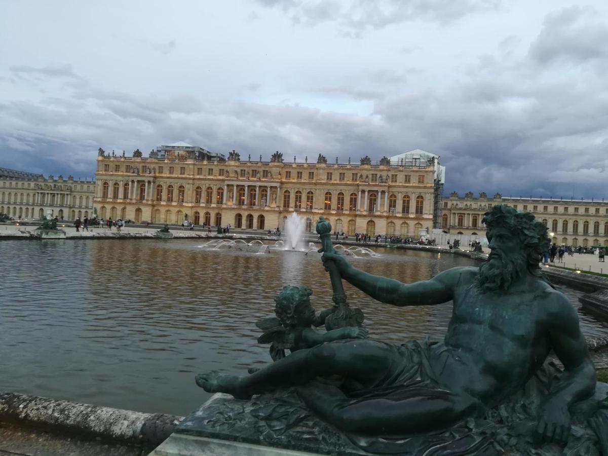 Maison D'Hotes Les Roses Tremieres Saclay Esterno foto